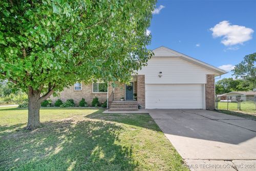 1377 S Wortman Avenue, Claremore, OK, 74017 | Card Image