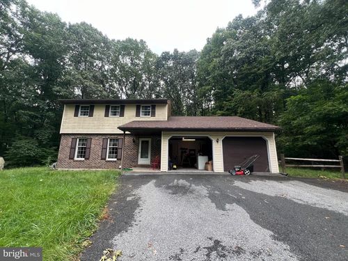 162 Stitzer Rd, FLEETWOOD, PA, 19522-8940 | Card Image