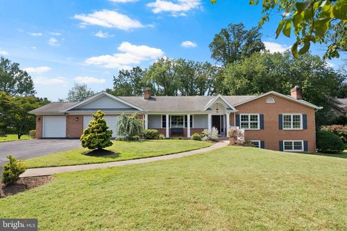 736 Lawton St, MCLEAN, VA, 22101-1510 | Card Image