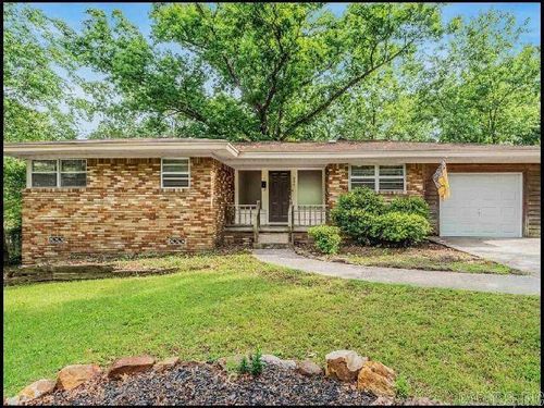 1800 Northwood Rd, North Little Rock, AR, 72116-6896 | Card Image