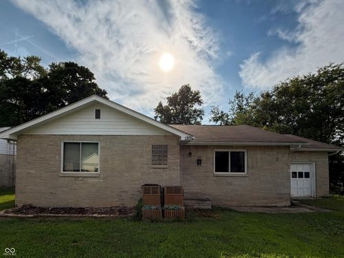 120 S Francis St, Brownstown, IN, 47220-1818 | Card Image