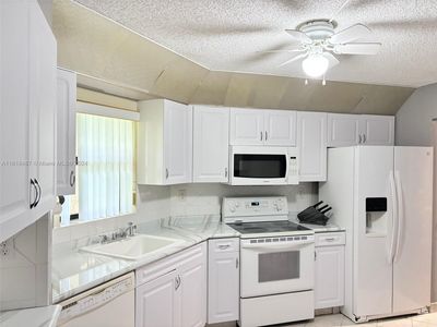 103 - 6555 W Broward Blvd, Condo with 2 bedrooms, 2 bathrooms and null parking in Plantation FL | Image 2