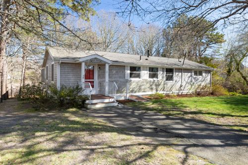 6 Stanley Pl, Hyannis, MA, 02601-4616 | Card Image