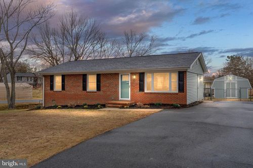 402 Sullivan Dr, FREDERICKSBURG, VA, 22405-1808 | Card Image