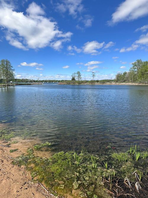 VL Horseshoe Cv, Allegan, MI, 49010 | Card Image