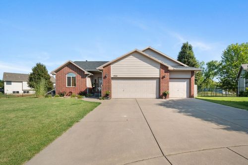 2541 E Ventnor Ct, Park City, KS, 67219-1752 | Card Image