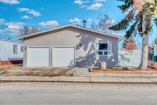 823 Bay Rd, Strathmore, AB, T1P1E3 | Card Image