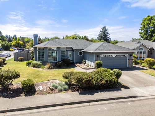 2754 Juanita Ave, Medford, OR, 97504-3690 | Card Image