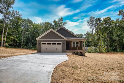 950 Jackson Rd, Fort Lawn, SC, 29714-8630 | Card Image