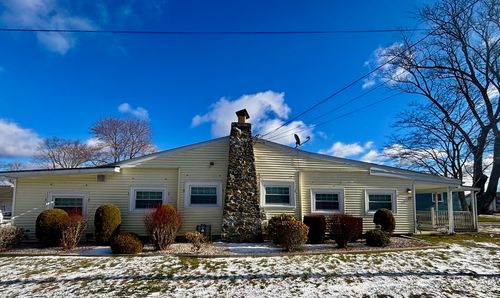 52 Touisset Ave, Swansea, MA, 02777-1123 | Card Image