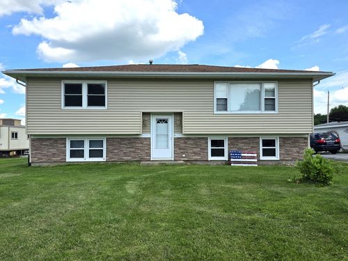 113 1st St, Coal Valley, IL, 61240-9307 | Card Image