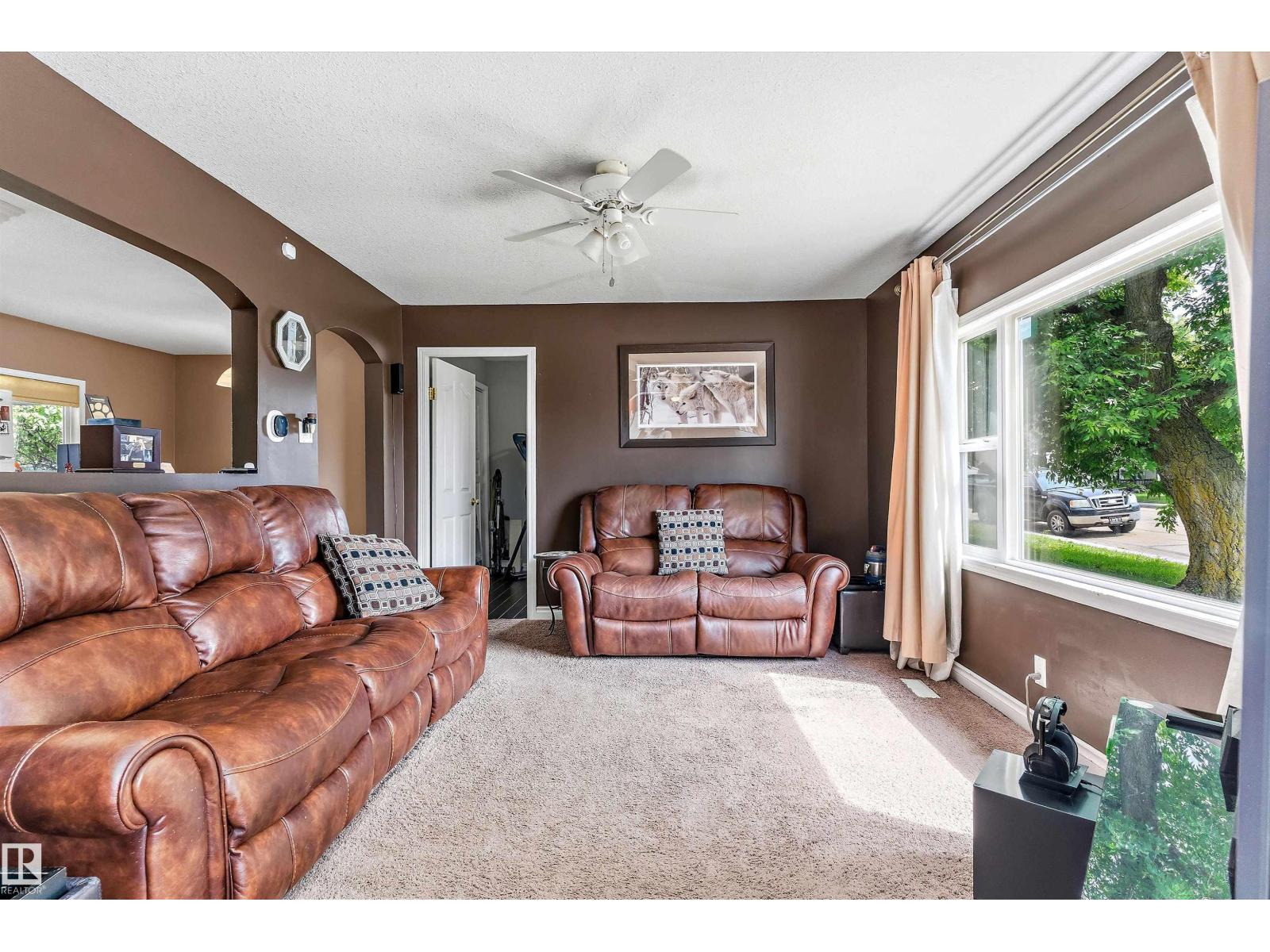 Residential in Tofield 5