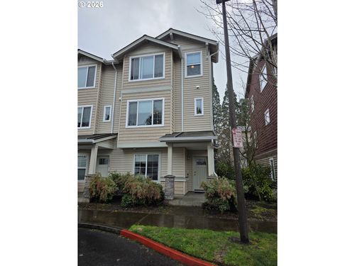 10532 Ne Cedar Falls Loop, Hillsboro, OR, 97006-6067 | Card Image