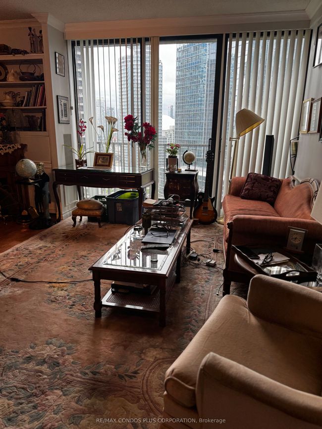 1819 - 33 Harbour Sq, Condo with 1 bedrooms, 1 bathrooms and 1 parking in Toronto ON | Image 7