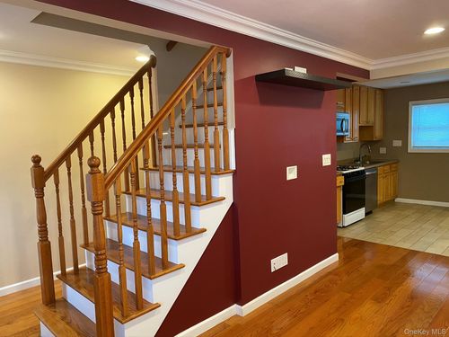 25 Woodhollow Rd, Albertson, NY, 11507-1425 | Card Image
