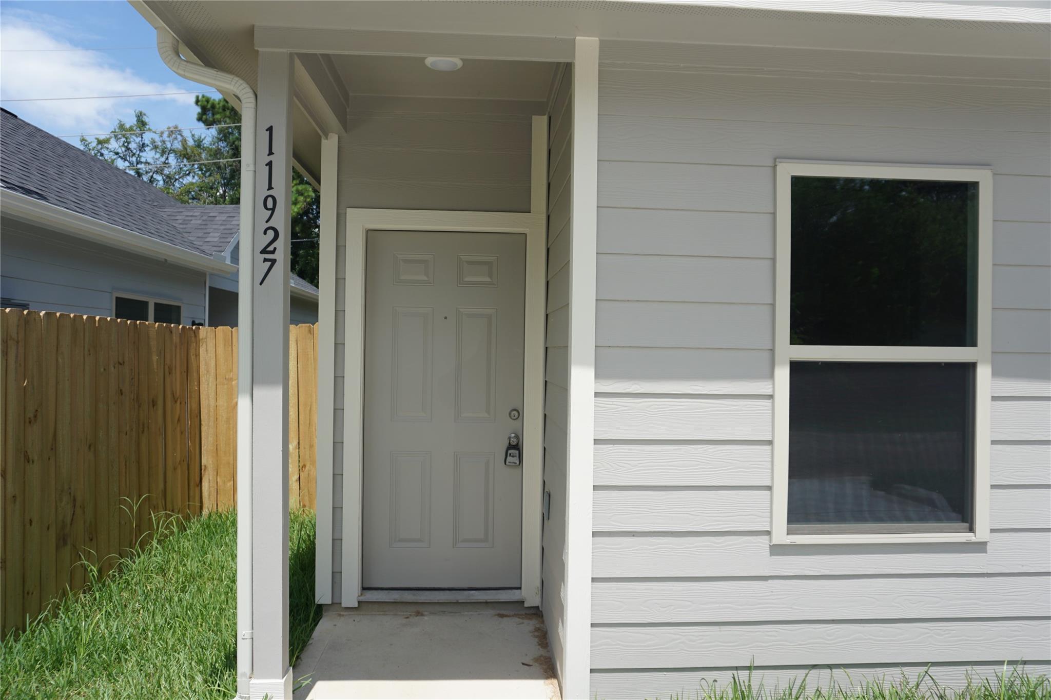 Residential Lease in Willis 2