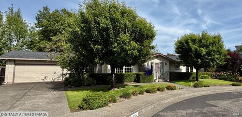 135 Fulton Pl, Windsor, CA, 95492-9482 | Card Image