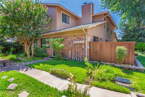 5765 Cedar Creek Dr, Benbrook, TX, 76109-5775 | Card Image