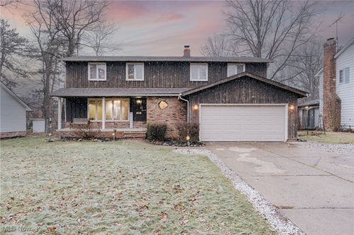 5193 Ashwood Dr, Lyndhurst, OH, 44124-1036 | Card Image