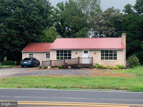 390 Alexander Spring Rd, CARLISLE, PA, 17015-9129 | Card Image