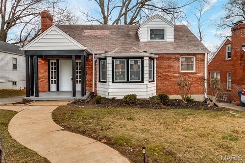 216 S Hartnett Ave, Saint Louis, MO, 63135-2104 | Card Image