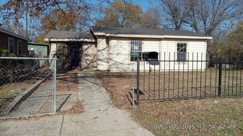 4117 Wiman Dr, Fort Worth, TX, 76119-2985 | Card Image