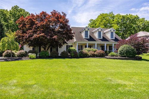 117 Neuchatel Ln, Fairport, NY, 14450-4600 | Card Image