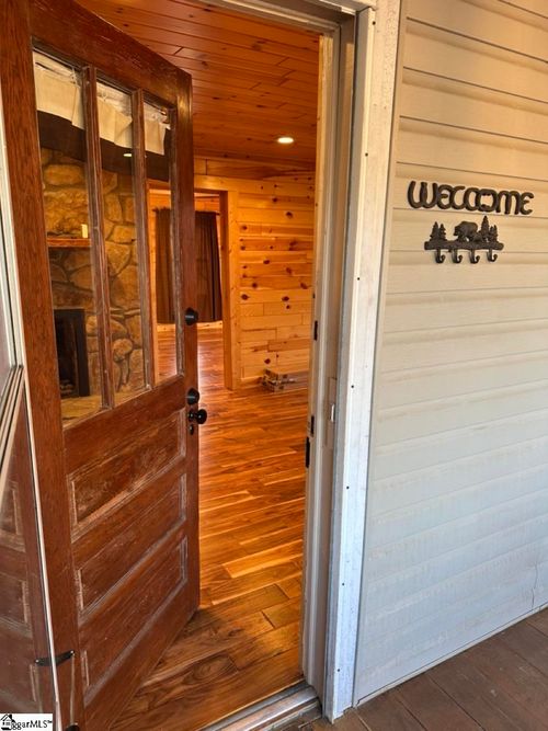114 Pipe Line Ln, Cleveland, SC, 29635-9757 | Card Image