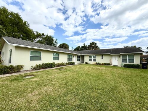 8746 Sunset Dr, Palm Beach Gardens, FL, 33410-6243 | Card Image