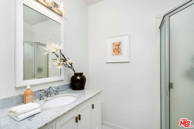 204 - 1830 Westholme Ave, Condo with 2 bedrooms, 3 bathrooms and 2 parking in LOS ANGELES CA | Image 26