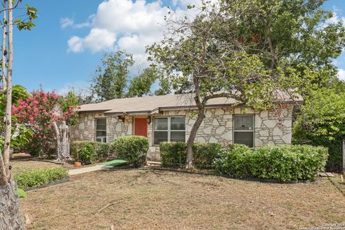 5547 Middlefield Dr, San Antonio, TX, 78242-1305 | Card Image