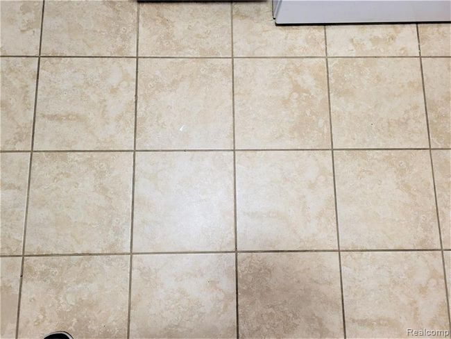 ceramic floors in kitchen | Image 13