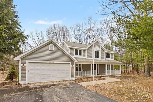 3854 Village Circle Dr, Traverse City, MI, 49686-6305 | Card Image