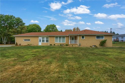436 Blackhawk Rd, Beaver Falls, PA, 15010-1467 | Card Image