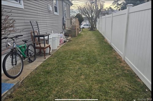 5 Campion St, Brentwood, NY, 11717-3203 | Card Image