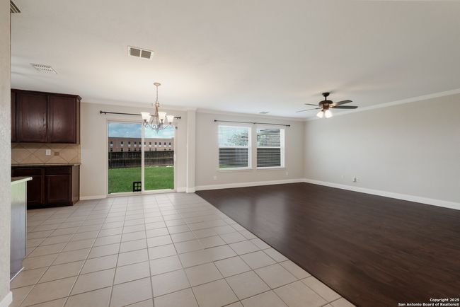 5811 Southern Knl, House other with 3 bedrooms, 3 bathrooms and null parking in San Antonio TX | Image 4
