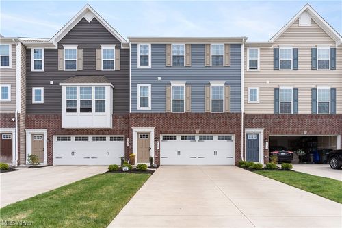 4037 N Steels Cir, Cuyahoga Falls, OH, 44224-4925 | Card Image