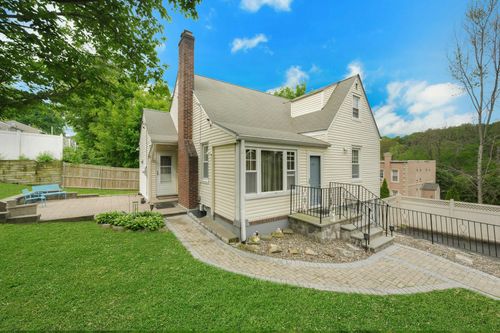66 Columbia Ave, Thornwood, NY, 10594-1437 | Card Image