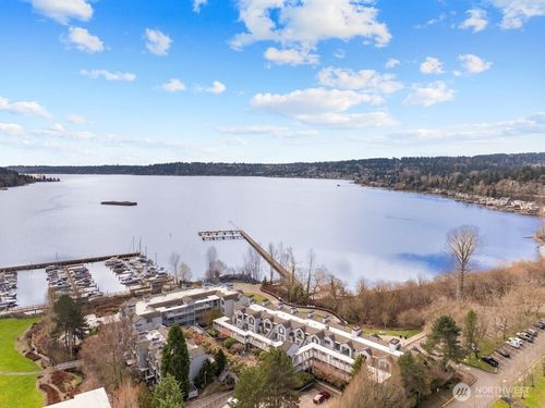 apt-a202-6121 Ne 175th St, Kenmore, WA, 98028-3800 | Card Image