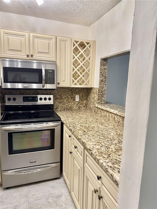 APT-126 - 900 Atlantic Shores Blvd, Home with 1 bedrooms, 1 bathrooms and null parking in Hallandale Beach FL | Image 15