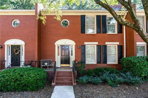 102 Defoors Mill Dr Nw, Atlanta, GA, 30318-2311 | Card Image