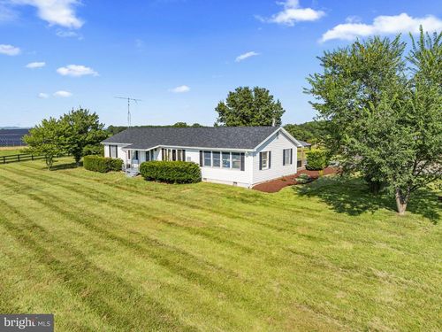 995 Ford Hill Rd, AUGUSTA, WV, 26704-7748 | Card Image
