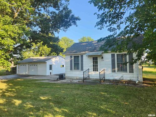 104 North St, Augusta, IL, 62311-1005 | Card Image