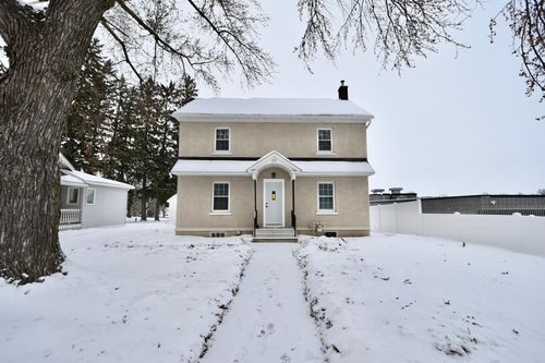 212 W 3rd St, Zumbrota, MN, 55992-1227 | Card Image