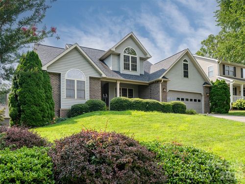 80 Driftstone Cir, Arden, NC, 28704-9140 | Card Image