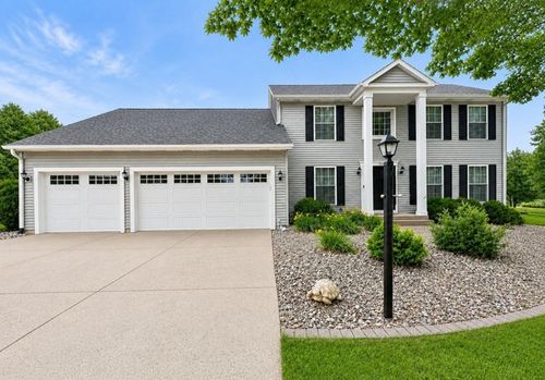 2520 Buckingham Ave, Bettendorf, IA, 52722-6286 | Card Image
