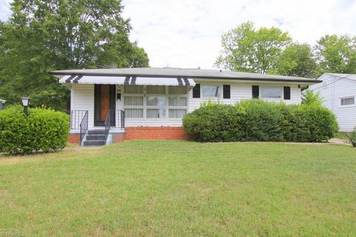 915 Stephens Street, Greensboro, NC, 27406 | Card Image