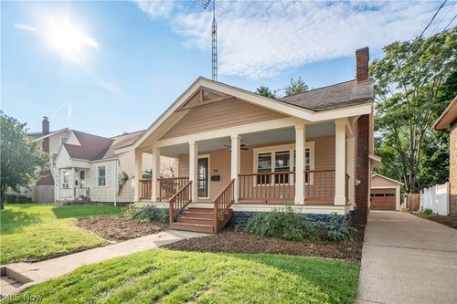 216 6th St Ne, North Canton, OH, 44720-2046 | Card Image