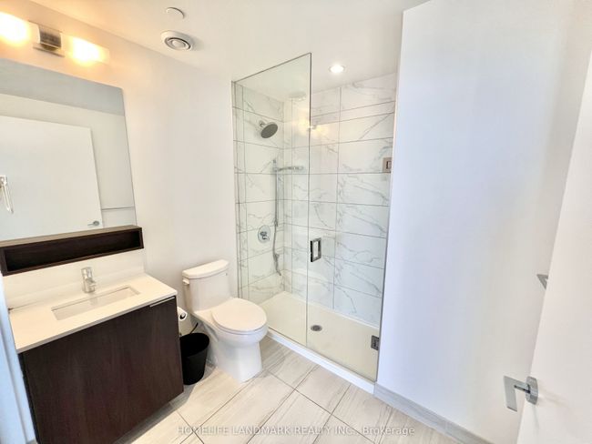 3702 - 5 Buttermill Ave, Condo with 3 bedrooms, 2 bathrooms and null parking in Vaughan ON | Image 16