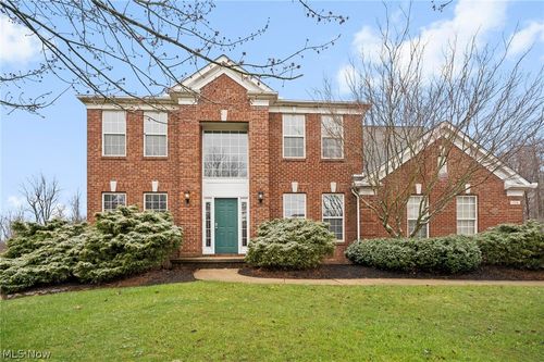 924 Theora Dr, Brunswick, OH, 44212-5650 | Card Image